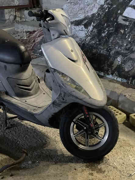 شباب دراجه رمبه قبل سبوع نزلتهه من علي كياره وصلهه بيهه دراجه بل كارتون مختمه من طول للطول والصور كدامك. السعر مليون و٢٠٠قفل بدون عمله وكلشي اكو بلسوك. مكاني بغداد حي النصر ***********
