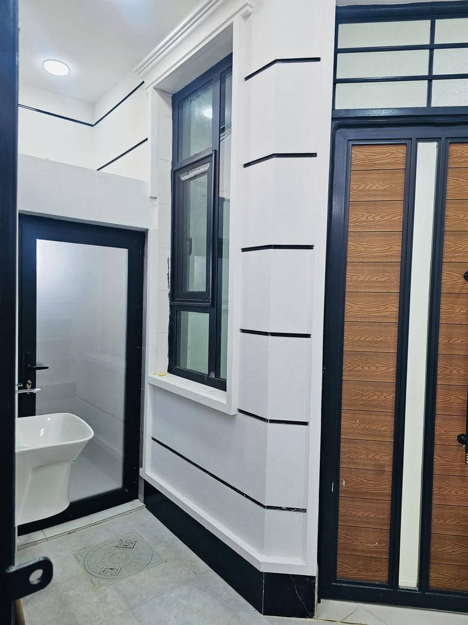 🏠🏠دارين سكن للبيع 🏠🏠

📍كوت / الخاجية / شارع افران العراق📍

✅مساحة الدار الواحد 100 م (5 م * 20م)  

عرض الشارع 20م 

✅بناء حديث الدار جديد و غير مسكون

يتكون من طابقين

الطابق الاول:-
استقبال ومطبخ وهول وغرفة نوم وصحيات داخلية وخارجية

الطابق الثاني :-
غرفتين نوم وهول وصحيات 

للاستفسار مراسلة الصفحة او الاتصال على☎️☎️

***********

===============================
#مستعدون_لبيع_وشراء_الاراضي_السكنية_في_الهورة_والزهراء_والخاجية_والياسمين_والاسكان_والداحرة_وام_هليل

#شكراً_لإختياركم_قصر_الروان_للعقار
