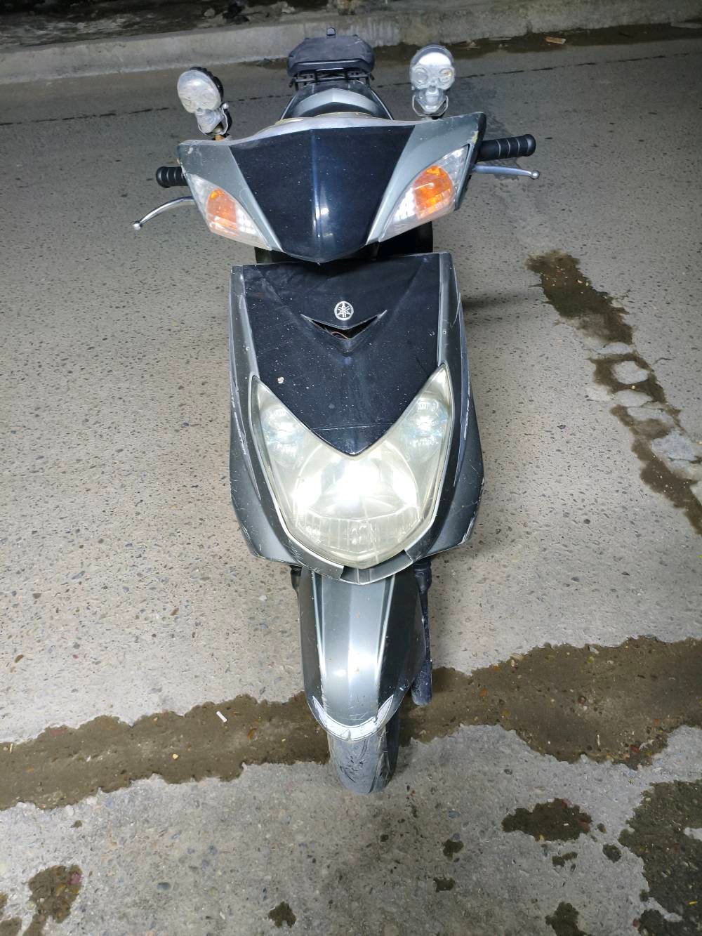 سكنس فحل كابريتر
بوشة 58ونص محرك ناعم بدون صوت
كلجات رياضي شلعة ومعدل 
كفراتهة كبالك بصورة لا غسل ولا فلتر
كهربائيات كلشي شغال الدشبول يشتغل بس مايبين شي بي الشاشة محتركة
المكان الكفائات الشماعيه