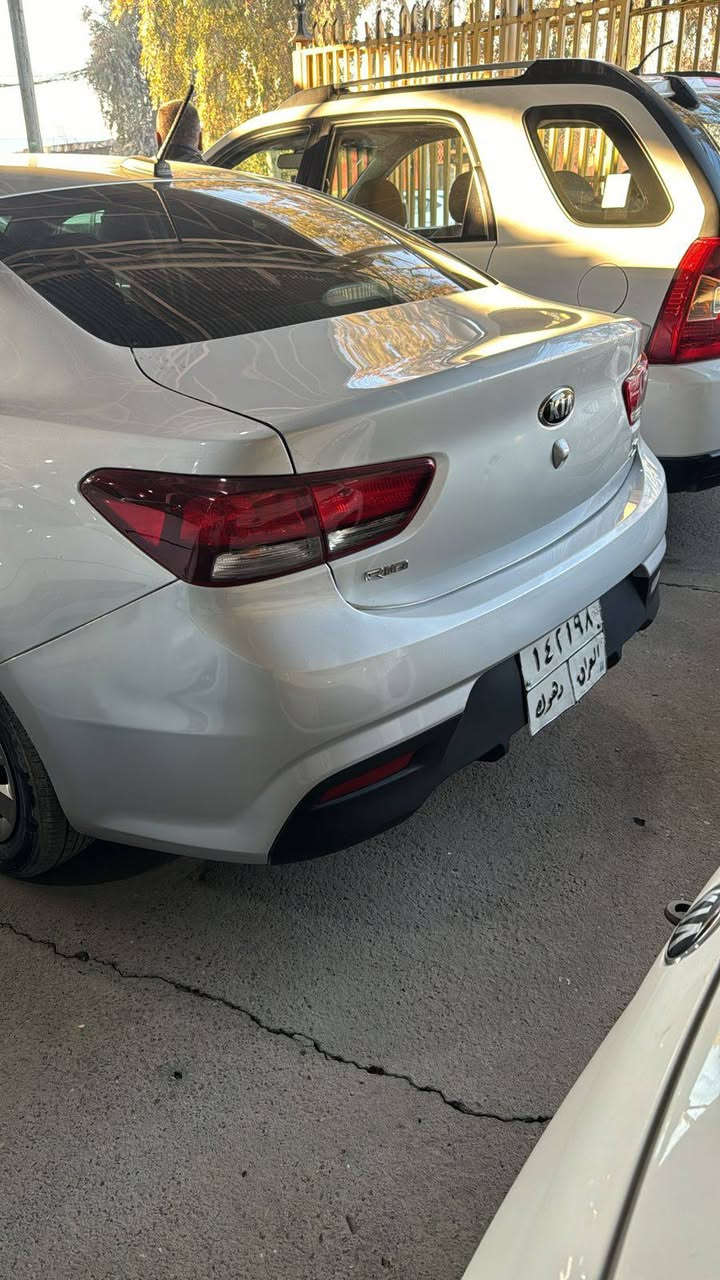 للبيع نقد فقط
ريو موديل 2018 امريكي محرك 18gdi ناقل الحركة (كير) at مو cvt ماشيه 104mil 
السيارة رقم دهوك شرط الغرامة والتحويل 
حادثها من امريكا بوند فقط شرط بدون دواخل بدون ايرباك صار بيها حادث داخل العراق جاملغ اليسار صبغ مع الحوض والصندوق تبدل اصلي 
السعر 98$ وبيها مجال 
ملاحظة السيارة كاملة ونظيفه 
موجوده بمعرض الحرية 
للاستفسار الاتصال على الرقم***********
