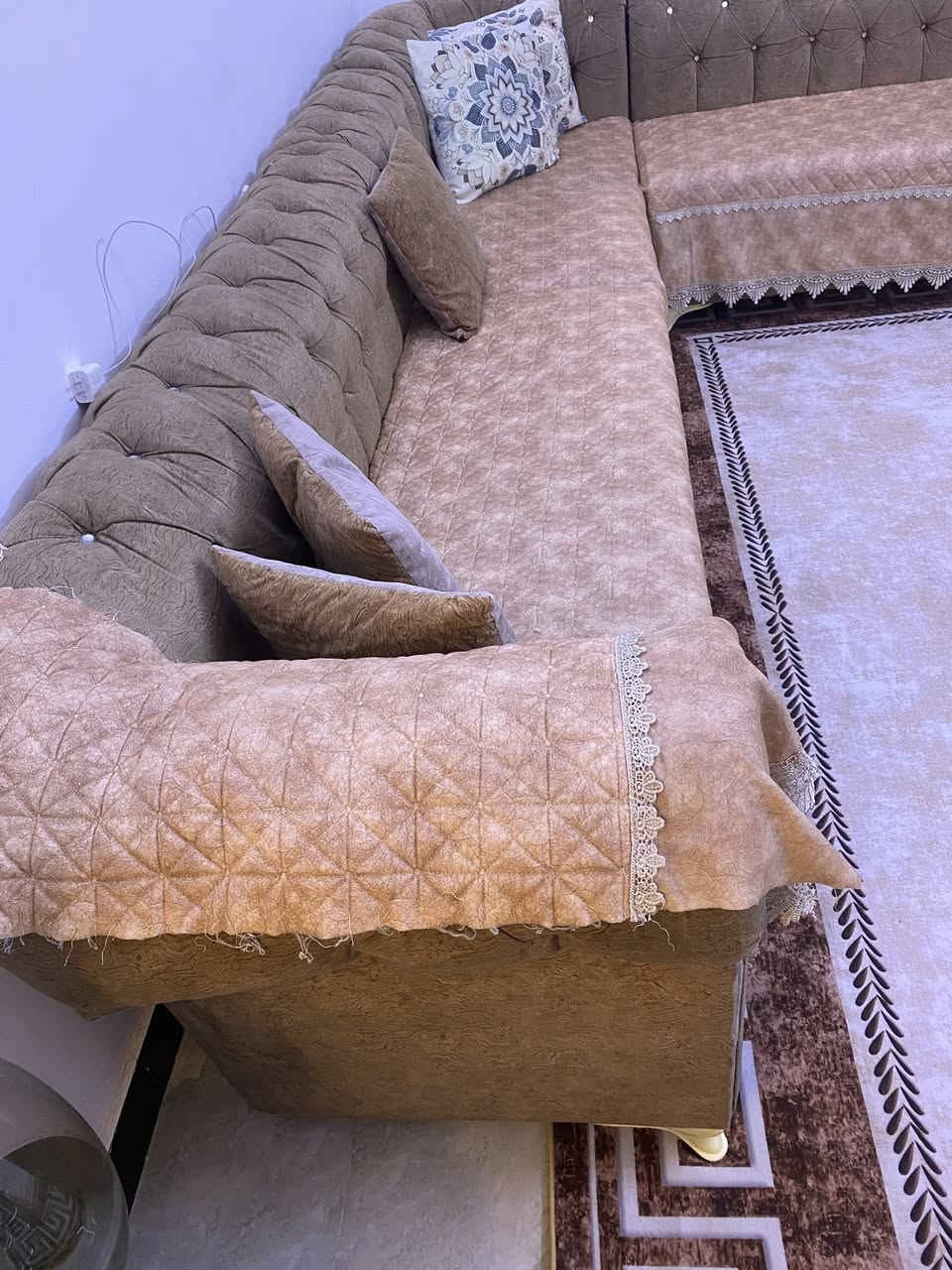 ديوان  عشر مقاعد نضيف ويا مفرش وكوشات  مآبي اي ضرر مكان بغداد الحريه للآستفسار راسل او 📞 تصال ***********
