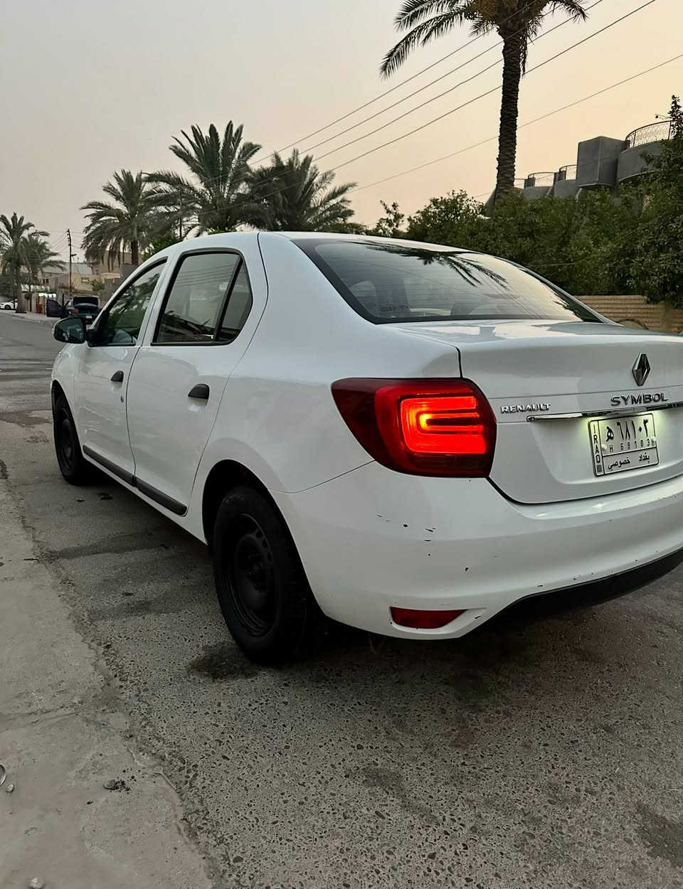 السلام عليكم
للبيع رينو سنبل 2020
——————————-
مكفوله من الصبغ والبارد 
طخه صغيره بجاملغ الامامي وعلى وضعها
—————————————————— 
السعر 78وبيها مجال 
مكان السياره بغداد اليوسفيه قصر الاوسط 
——————————————————
الاتصال :***********
كذالك بي واتساب
