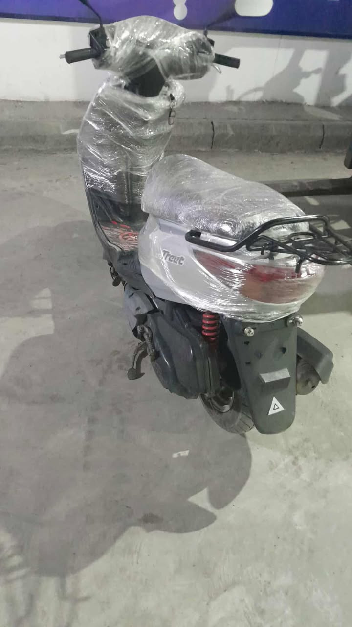 سلام عليكم دراجه للبيع دراجه جديده  سعرهه ٦٥٠ ماناقصهه برغي مكلف  بلنشر هاذ رقم راعيهه  ***********
