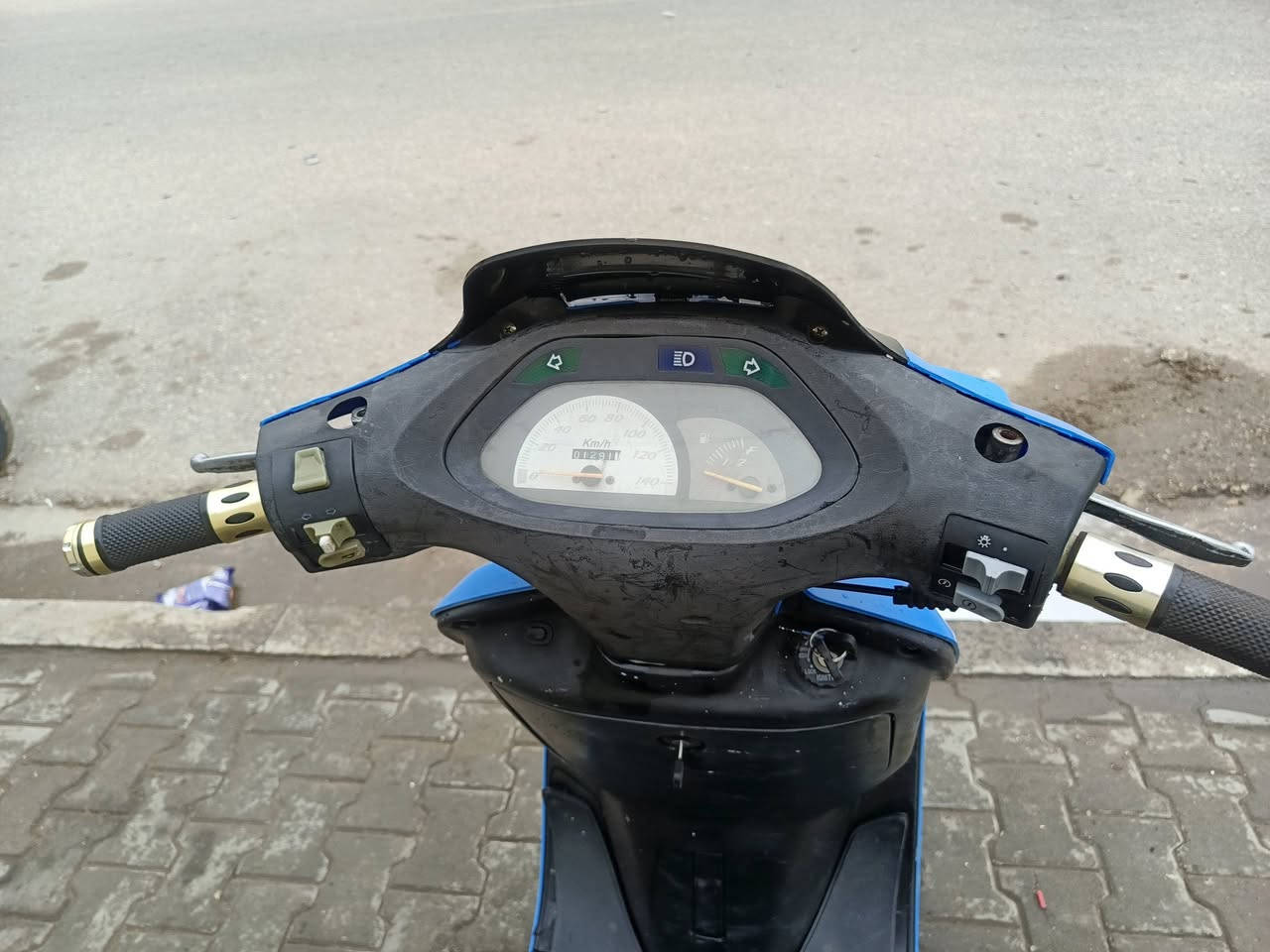 فراشه فحل للبيع محرك حاويه برغي مامفتوح بيه ناعمه شلعه معدل دراجه جاهزه كهربائيات كلها شغال من سلف اشاير لايت بك لايت عدادات قفل جنطه دبلات دراجه واحد ع واحد مكاني نجف حي الغري ***********السعر خاص ويدلل الشراي
