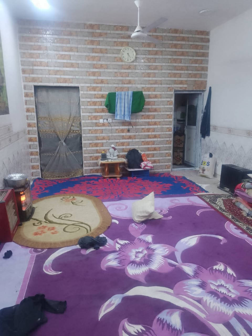 بلااااااااااش بيت للبيع المساحه 230 الموقع حي ابو سلام عله طريق شريفات للستفسار ***********السعر 26 وبي مجال كافه الخدمات متوفره قطعه بصفه من ضمن المساحه
