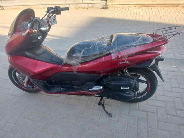 سلام عليكم بي سي اكس جيل. اول   موديل ٢٠١٦  ياباني ياباني     دراجه نضيفه وحلوه مال جناي. شوف الصور كفر مكسور شوي  مكفوله  محرك 150 شلعه  معد فول  مال جناي سعر 1150وبيها مجال للشراي.  ولي يشتر مكان بغداد.     ***********
