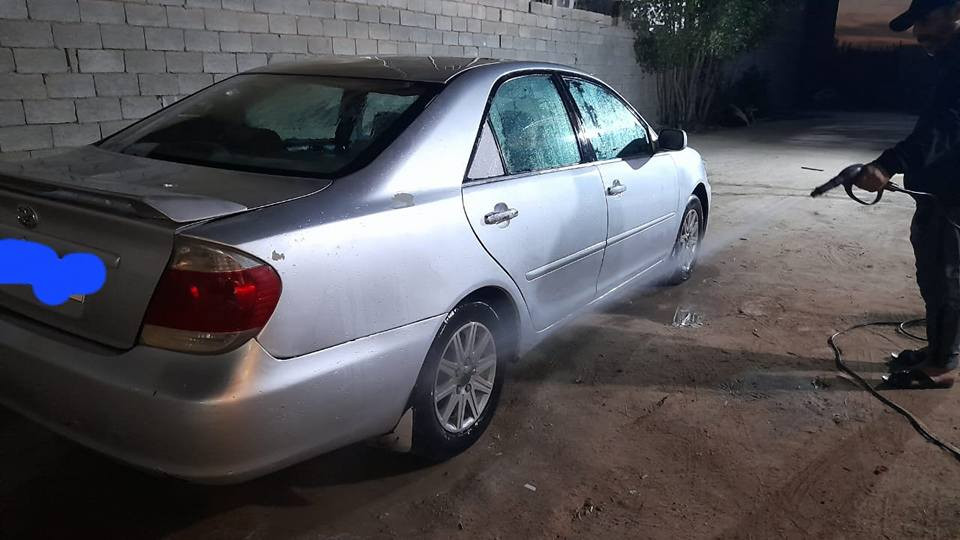 السلام عليكم. سيارة كامري للبيع مديل 2006 رقم انكليزي بصرة بسمي 
سيارة بيه حداديه وتبريد  نقص والباقي جاهز اتصل ع الرقم *********** الزبير, البصرة
