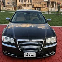 كرايسلر 300 • مكينه 8V ٥٧٠٠ • بصره