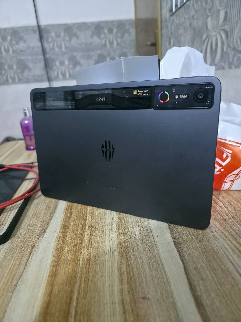 سلام عليكم ايباد ريد مجك نوفا نضيف كلش استعماله نضيف وكامل ملحقاته ويا 
عنواني كربلاء قرب باب طويريج
ذاكره 512
سعره 700وبي مجال بسيط 
رقم +واتساب ***********
