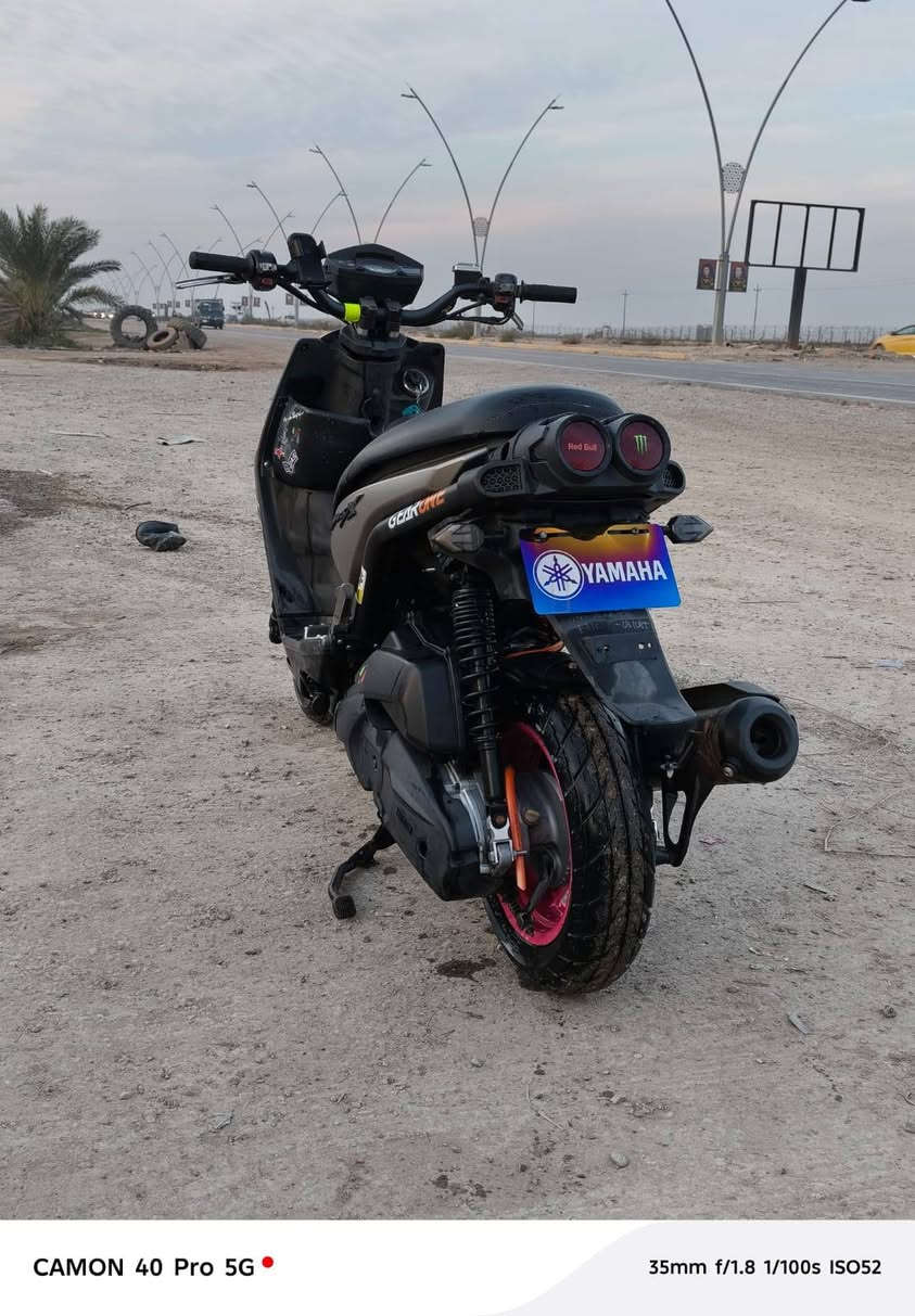 السلام عليكم دراجه للبيع فول نضافة رمبة شهر من نزلت دراجة بلادي بدون تزويد ويل وردي  ستيرت رياضي مكاني ديالى تقاطع القدس وسعر خاص هاذا رقمي *********** الموو شراي لا يتعبني🙂‍↔️
