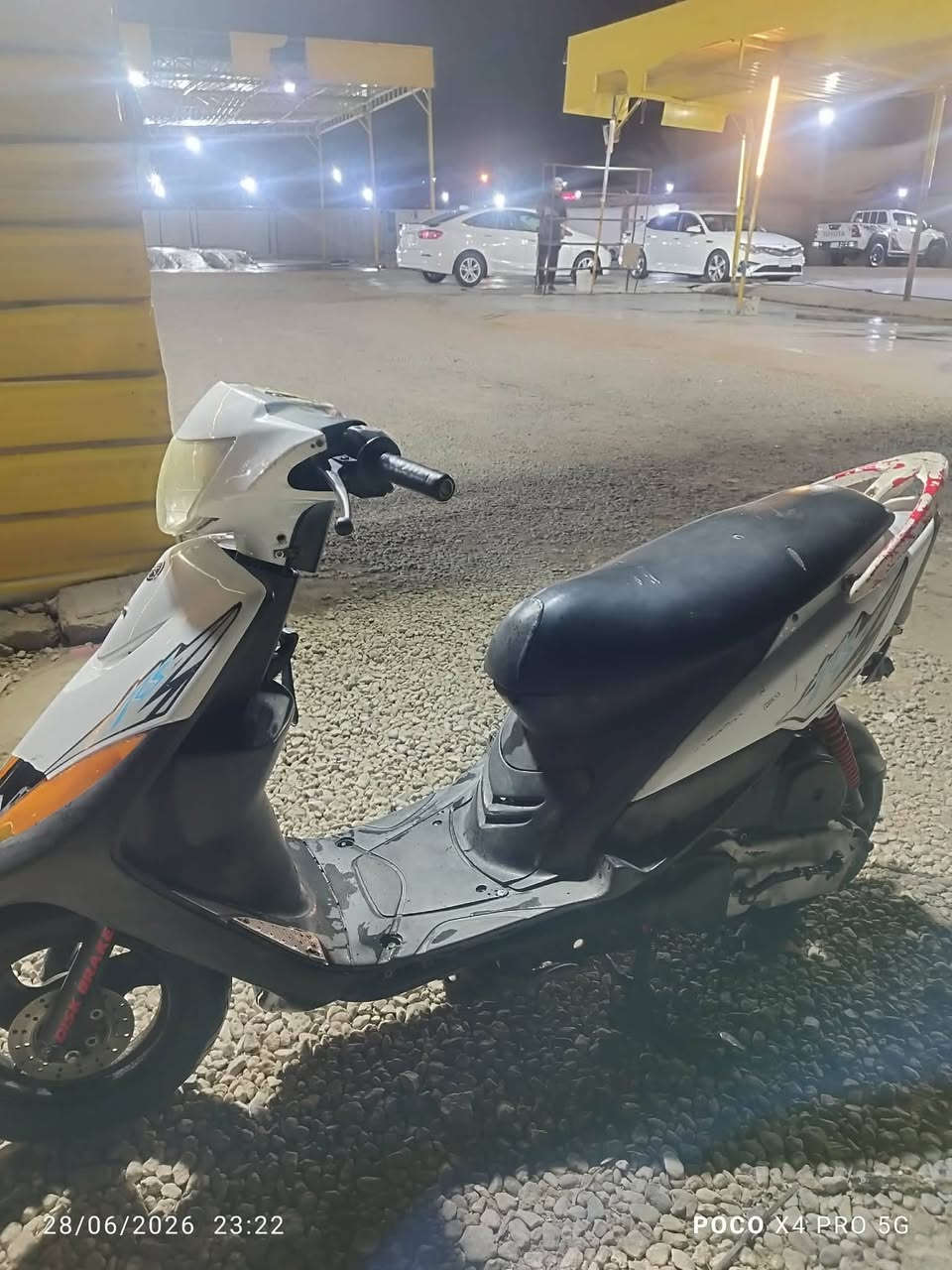سلام عليكم دراجة نظيفه للبيع عوزها صفاحيات مكان الرميثة السعر 475بيها مجال قليل للطيبين الرقم ***********
