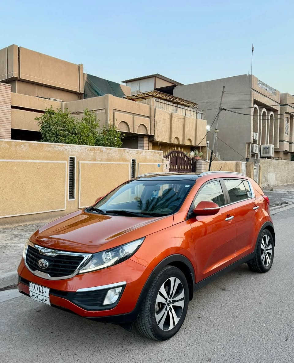 السلام عليكم سبورتج 2014 خليجي ١/١ فول مواصفات
مكينه 2000 دوش سياره جاهزه وجديده تحم تاير تبريد تدفئه حداديه ١٠٠٪؜ كفاله عامه 
ملاحضه ( سياره بأسم شركه حالياً ينطي فقط وكاله ) 
اني منزل من سعرها هواي لهل سبب ولكل تعرف اسعار هيج نضافه ولون وموديل وفول مواصفات سياره مابيها ضرر صبغ دعاميات واكو رش بقبق الجنطه بدون فتح 
سونار من ضمن المنشور ماشيه ١٧٨ الف حقيقي 
مكان سياره اربيل السعر 118 بيها مجال بسيط  
للاستفسار اكثر *********** بغداد, العراق
