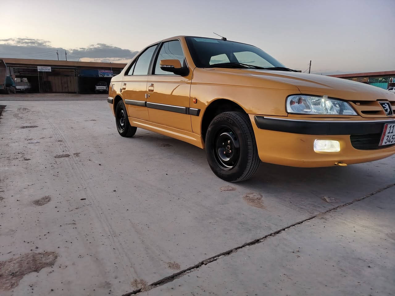 السلام عليكم بيجو بارص رقم بغداد موديل2015 مكفوله كفاله عامه كير مكينه حداديه تخم تاير سياره ماشيه 175حقيقي سبير مال شركه مكان سياره واسط النعمانيه السعر 53وبيه مجال (((***********)))***********
