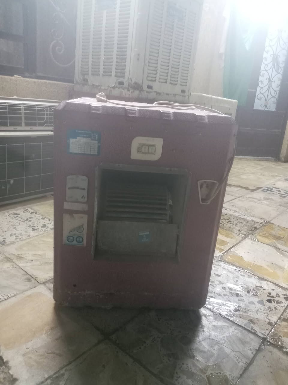 السلام عليكم
للبيع
 مبرده حيل نضيفه 
واتساب 
***********

