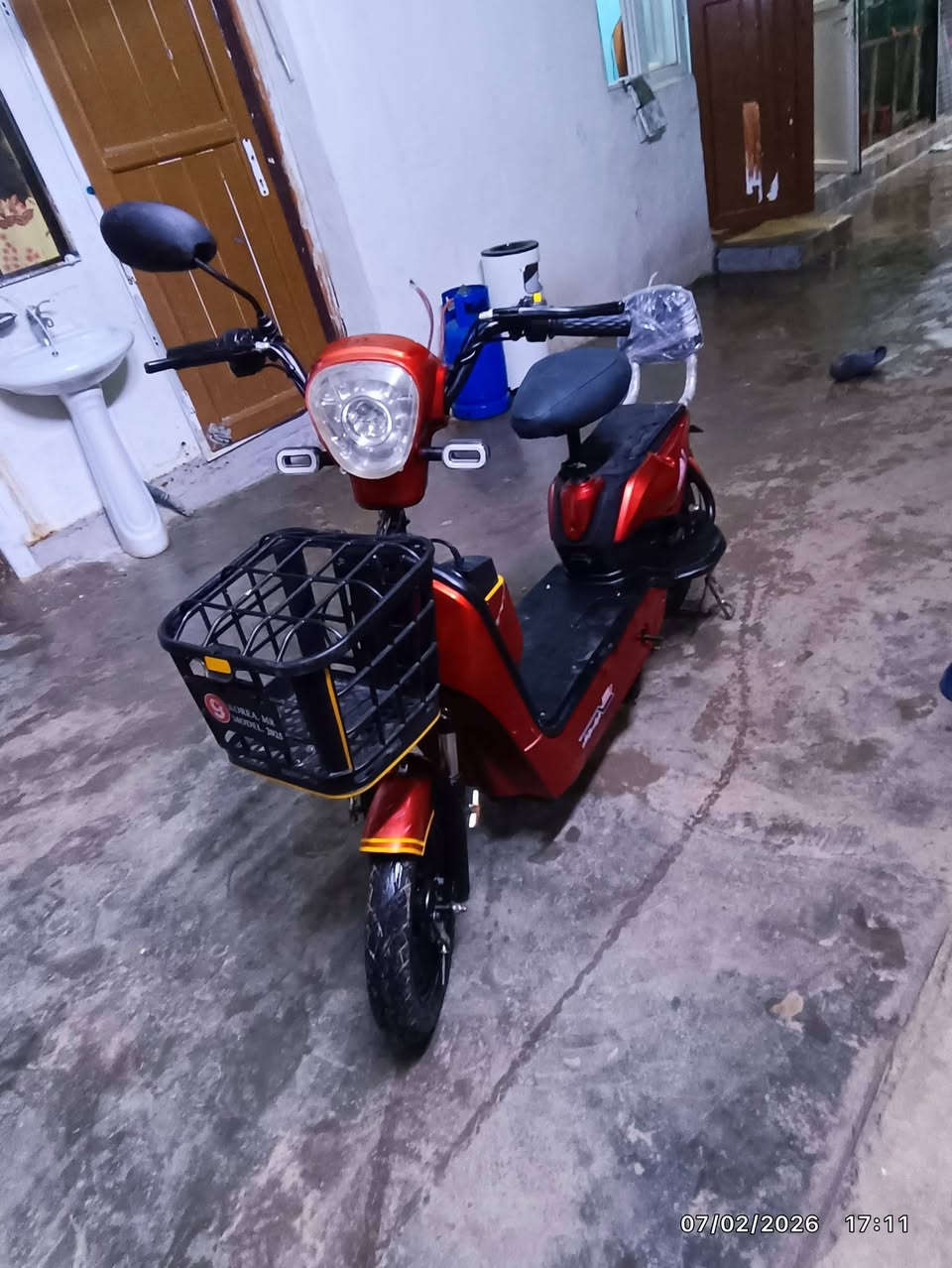 متاح دراجة شحن كهربائية
مستعملة جديدة
متواجدة في دهوك للاستفسار 
الاتصال على الارقام التاليه ***********
***********
