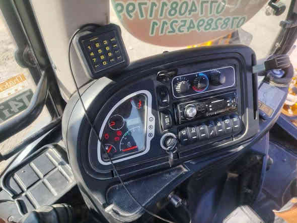 حفاره جي سي بي دخول جديد موديل 2014فول مواصفات مكفوله كفاله عامه رقم نكليزي مكان كربلاء رقم الهاتف /***********/***********/
