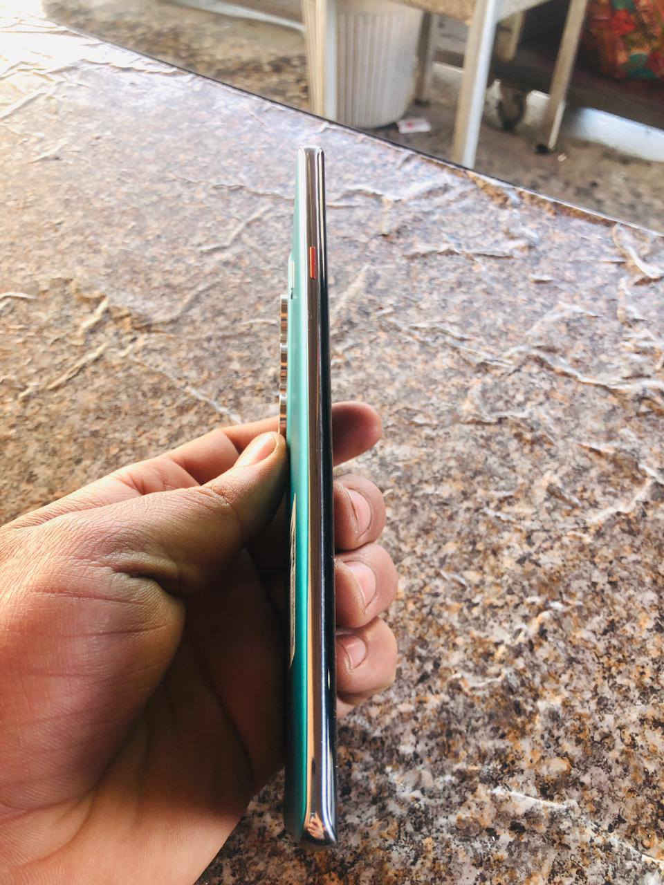 السلام عليكم شباب عندي هاذا الجهاز نضيف مستعمل شهر تفاصيل كدامكم السعر 275 وبي مجال بسيط مكاني بغداد الكماليه رقم الهاتف ***********
