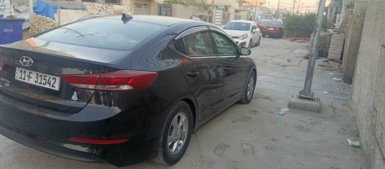 السلام عليكم 
النترا 2017 وارد امريكي صبغ دعاميه فقط بدون ايرباك
محرك حجمه 2000 السياره احلى من الصور مواصفات شاشه كامله خلفيه نظام سبورت ويكو تحكم ستيرن السياره ليبل واحد محرك بي صوت مال رواجز فقط السياره رقمه بغداد دولي باسمي تحويل ثاني يوم السعر 115 بيه مجال بسيط مكاني بغداد البياع حي الشهداء ***********
