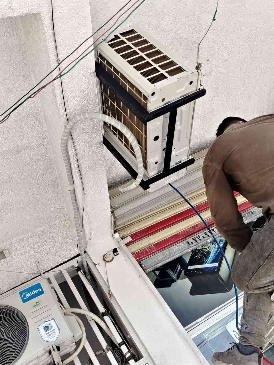 تأسيس كهرباء نصب وصيانه السبالت والمكيف
نصب كامرات المراقبه و الستلايت
*********** واتساب بغداد
