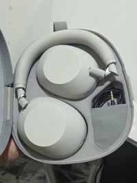 سوني WH-1000XM6 • بملحقاتها • توصيل