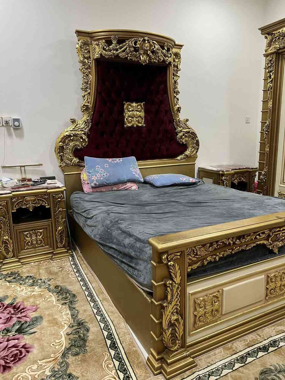 غرفه ملكي و تخم مصري دمياطي وميز طعام ملكي 8 كراسي باترينه وميز ومرايه مع كافه ملحقاته طقم مصري .
للاستفسار: ‭***********
المكان : حله شارع 40 
السعر : لاتصال على الرقم
