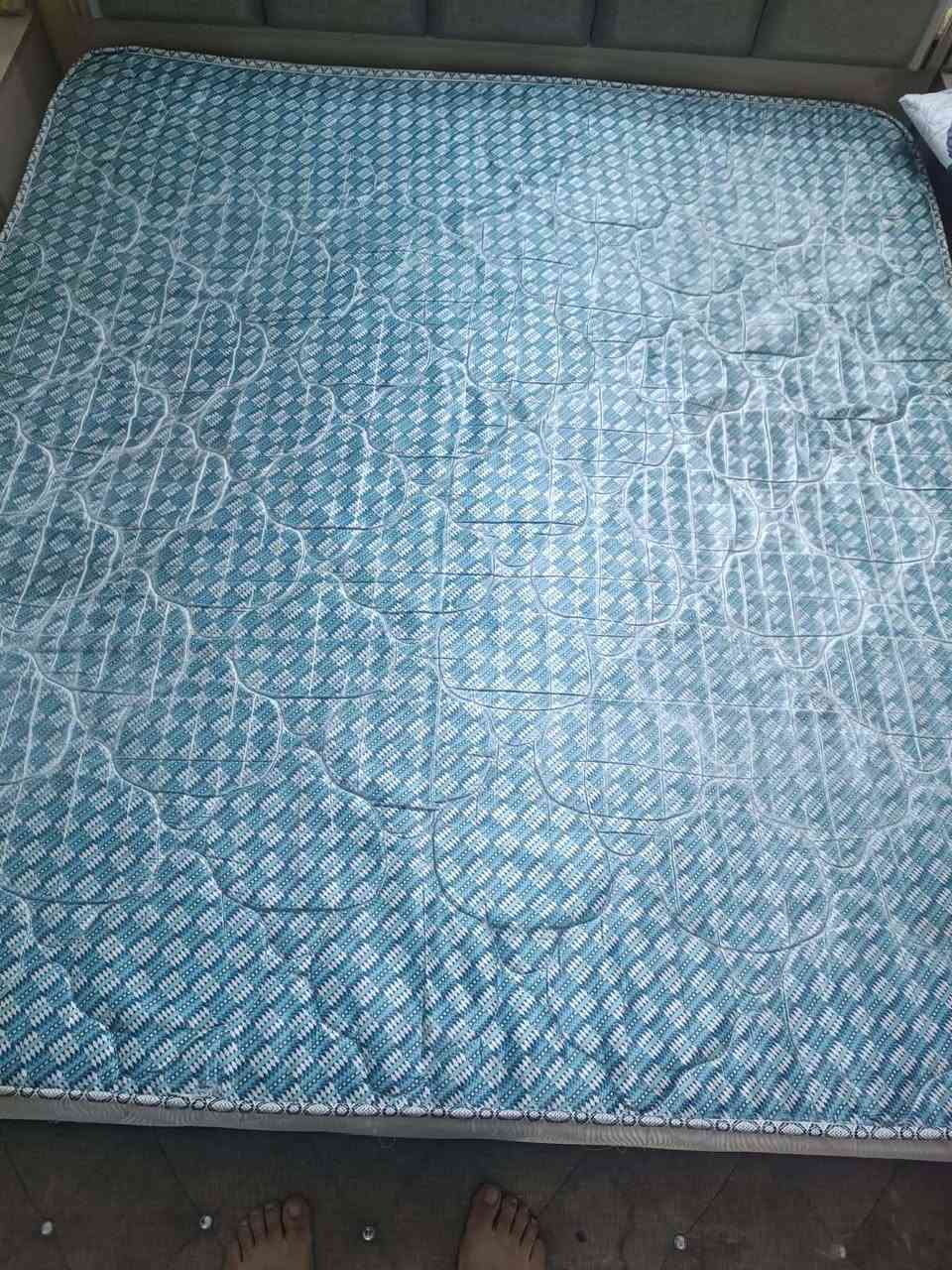 دوشك البيع سعر ب ٧٠ وبي مجال والله يخبل ونضيف ومن الزين ابد. ماينزل سفنج الاصلي 
لان مايصير ع الجربايه اريد. ابيعه 
ماخذتا ب ١٥٠


**إذا كنت صاحب هذا الإعلان وتريد حذفه لأي سبب، رجاءا أرسل رسالة إلى الدعم الفني**