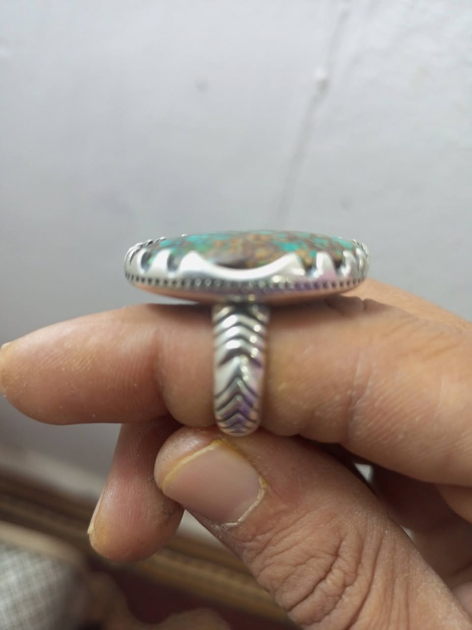 السلام عليكم
خاتم فيروز نيشابوري تفاحي قديم فضه 925

التواصل ع الرقم ***********
