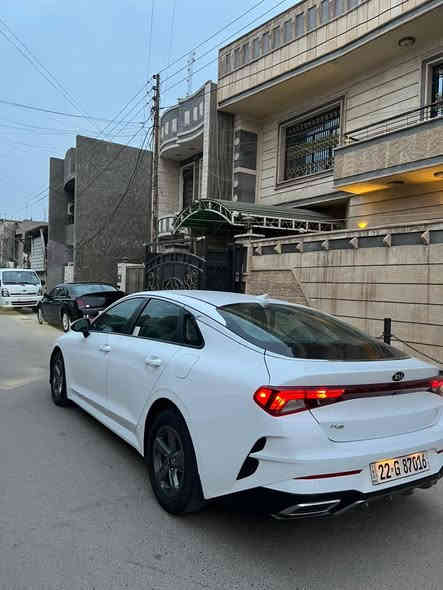 السلام عليكم للبيع فقط
كيا k5 2021 لون ابيض رقم اربيل بأسم شركة تريد تحويل وكالة مضمون حادث باب خلفي وبنيد قطعتين فقط وسونار وصور الحادث بالمنشور  محرك 1600 تيربو 
المكان :بغداد
السعر150 
رقم الهاتف:***********
