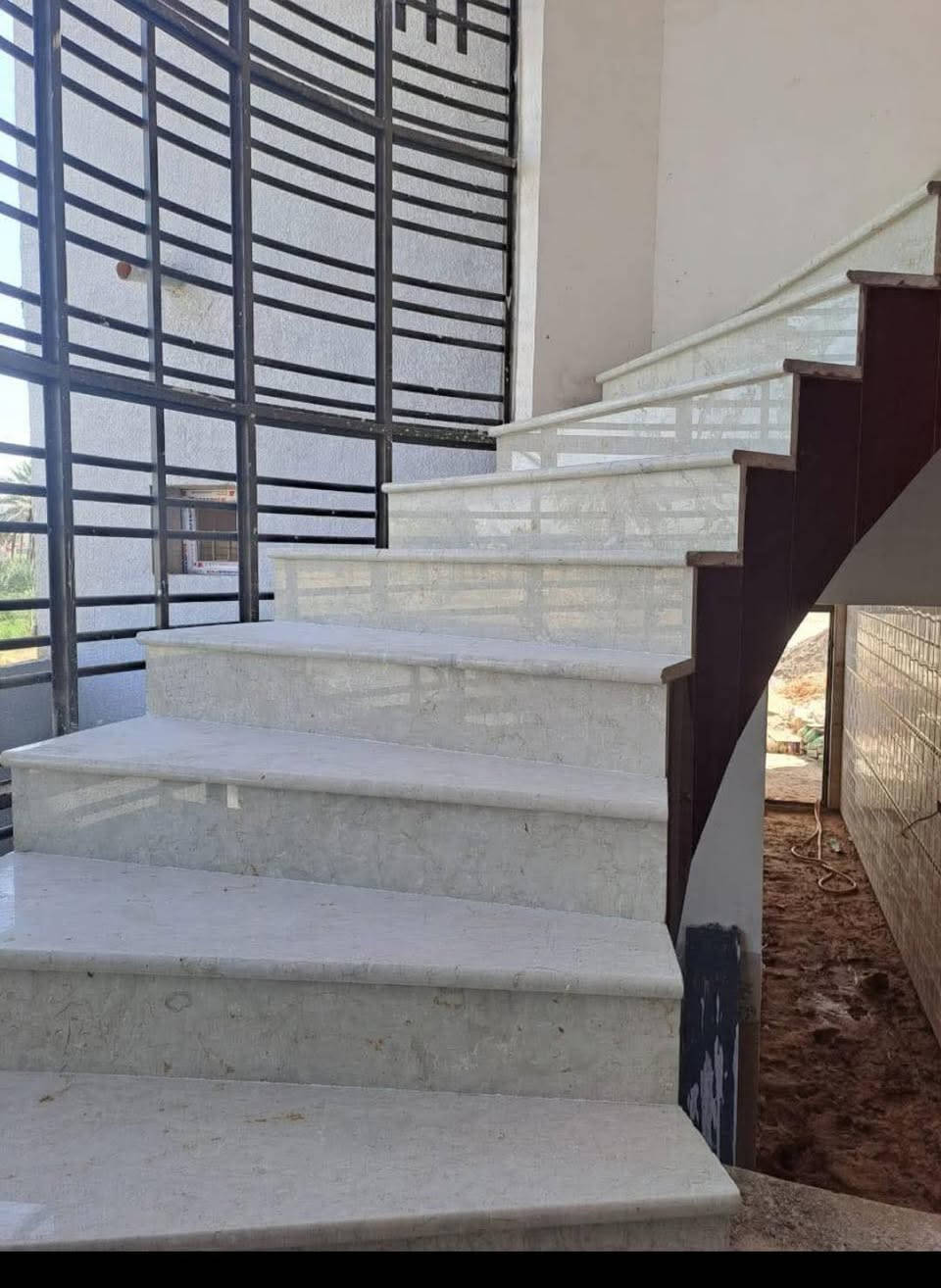 مستعدون لتنفيذ كافة أعمال السيراميك والبورسلين وتطبيك الأرضيات والجدران 🏢🏡
بدقة عالية ولمسات فنية مميزة
​المنازل والبيوت السكنية (حمامات، مطابخ، صالات).
​العمارات السكنية والتجارية (مداخل، درج، شقق كاملة).
​المجمعات السكنية (التزام تام بالمواعيد والمواصفات الهندسية)
​📐 شعارنا: الدقة في العمل، استقامة الخطوط (الدقة والليزر)، والسرعة في التنفيذ.
📞 للتواصل والاستفسار: [***********]
