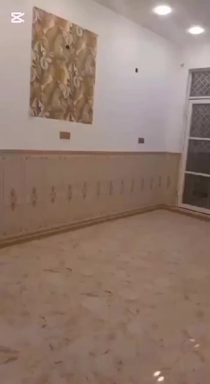 عقار للبيع يحتوي شقه100متر  +محل. الشقه تحتوي على استقبال وصاله ومطبخ وغرفه ومكشوفه والسطح عباره عن غرف اثنين كبار +المحل على طول ال 100متر ويحتوي غرفه وحمام للاستفسار ‏‪***********‬‏
