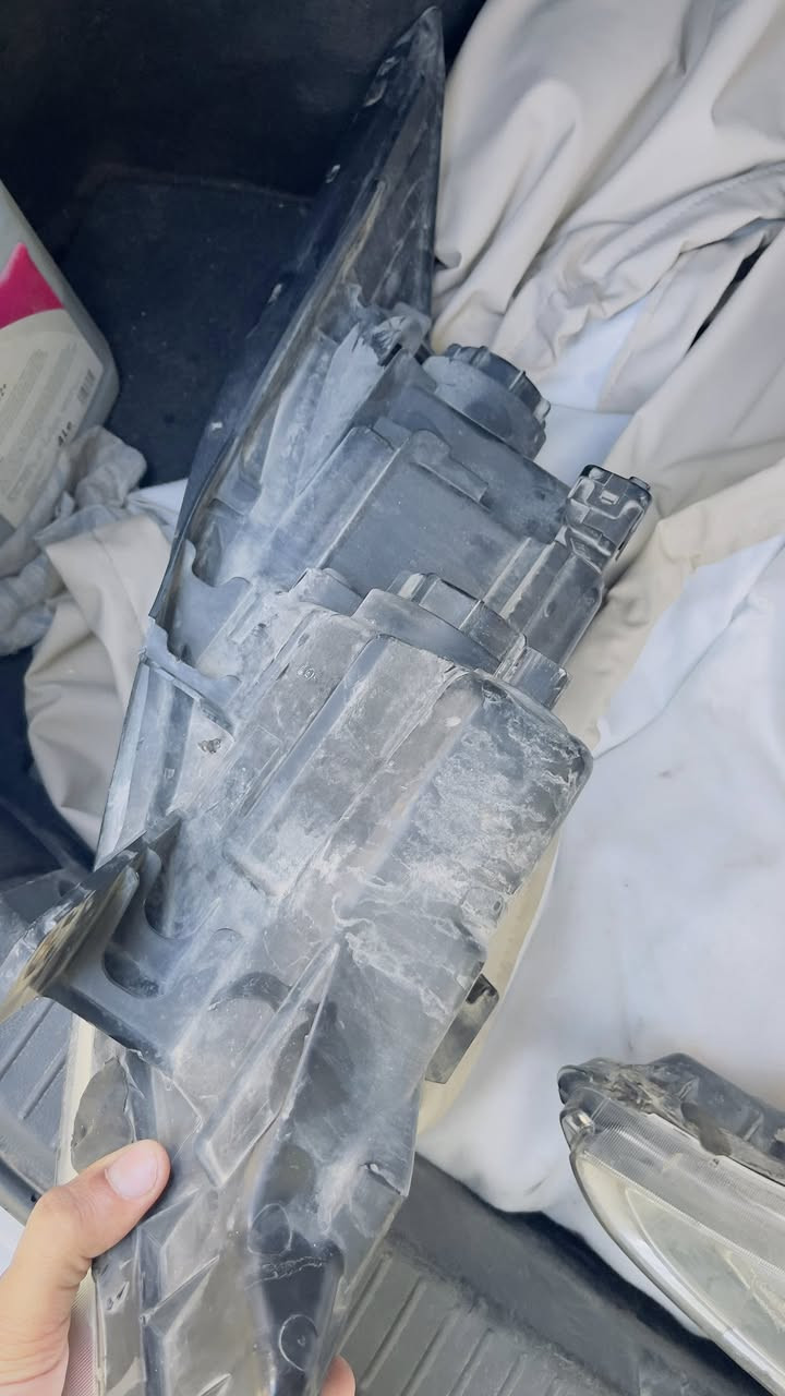 السلام عليكم دعاميه سوناتا مضلع ترهم من موديل 2011الئ2014 ولايتات زوج بلاديات ابو الماطور بس واحد مكسور من جوه ماطورات شغالات ثنينهم مال عدسه قيم واخذ وانه خادم ***********
