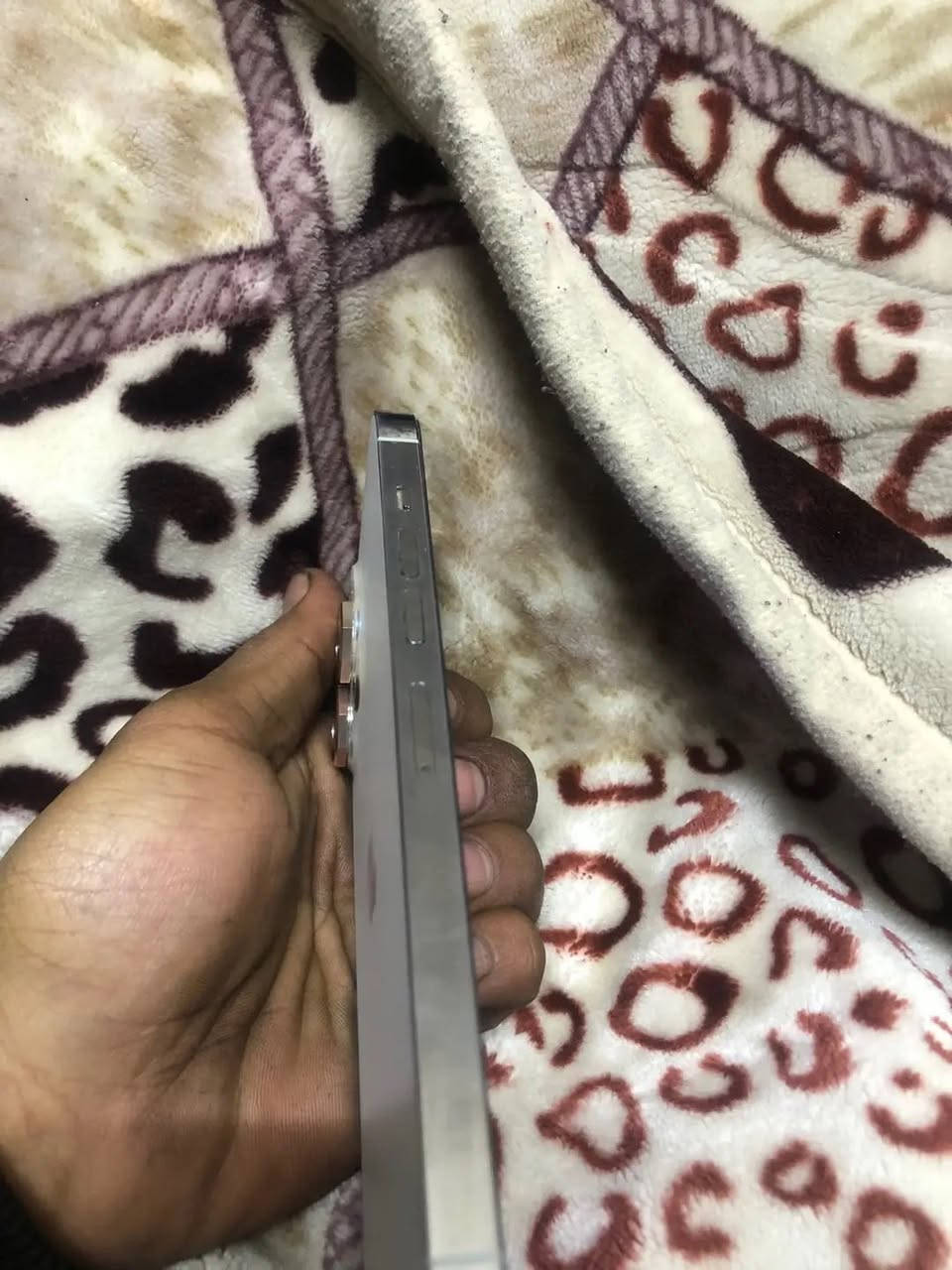 السلام عليكم
آيفون 13 برو ماكس
ذاكره 256
بطاريه 82 ابلادي
الجهاز وتر 
شرط الفحص 
امريكي 
مع كرتونه 
سعر 700 وبي مجال
لون ابيض المميز
بغداد الغزاليه


**إذا كنت صاحب هذا الإعلان وتريد حذفه لأي سبب، رجاءا أرسل رسالة إلى الدعم الفني**