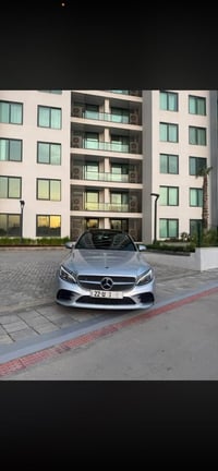 مرسيدس c300 موديل 2018 فورماتيك ماشيه 54 ميل  حادث فقط جاملغ جهة الساي...