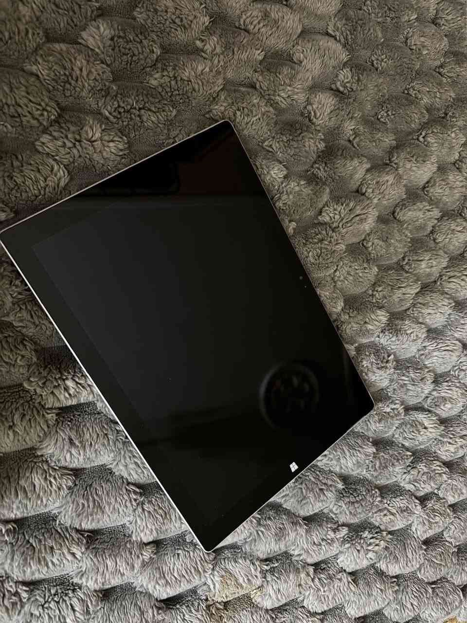 لابتوب سيرفس برو 
رام 8 
كور اي فايف 
هارد 256 
الشاشة لمس fullll HD دقته حيل حلوه وسلسه
على اول تم ١٣٠ الف وبالعافيه على الي ياخذه جهاز يخبل


**إذا كنت صاحب هذا الإعلان وتريد حذفه لأي سبب، رجاءا أرسل رسالة إلى الدعم الفني**