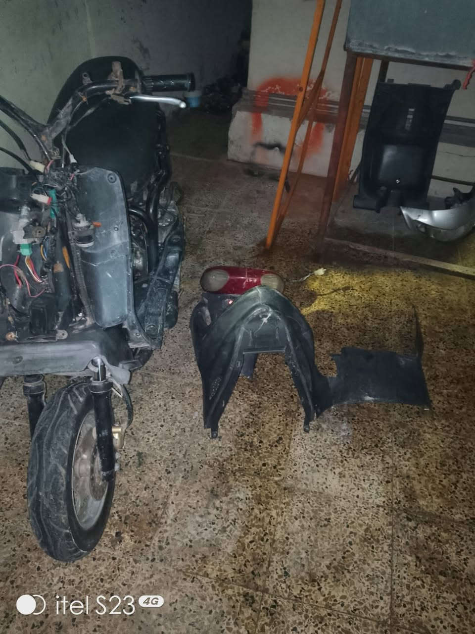 ماكس للبيع الهندر مكسور كدام العين تاخذو مثل الي بل صوره ادفع سعر عجبني ابيعك غير متواجد على فيس للاستفسار على هذا الرقم ***********
