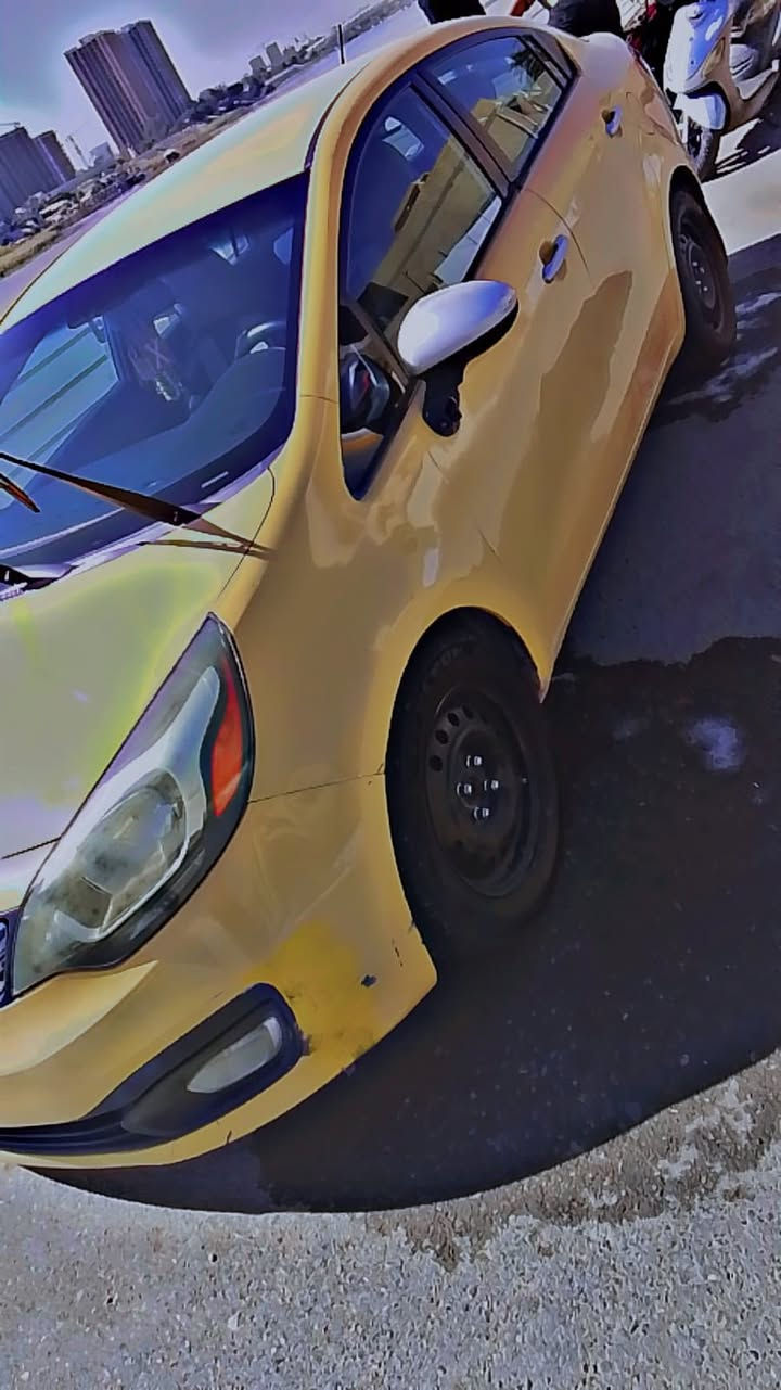 السلام عليكم كيه ريو لبيع مكينه 1600وارد أمريكي حادثه جاملغ واصل بدايد الحوض رقم بغداد بسمي مصفره هيه وغرامات مكان بغداد سعر 75وبيه مجال رقم ***********
