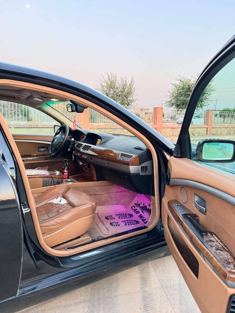 ***********
***********
BMW 750LI -Alpinaقەپات قەپات مواسەفاتە  -سەیارەکە ساخە ساخ
01 - بێ ڕەقەمی دووبەی کۆدی بۆ نەکراوە
مۆدێلی 2007  ڕادار و حاسە  - خەتی جادە -هەزازی سوکان - نازور لەیلی - DTR - 3 مۆدی بەکار هێنان eco-comfort-- sport - sport  -ئۆتۆ پارک - ئۆتۆبرەیک-ئۆتۆستارت- دەرگا شەفت و بەسمەو لید و سێنسەر- سنوق کارەبای و شەفت -سلایت - لایتی ئەدابتڤی individual - کوشنی سارد وگەرم و کارەبای و کۆمپرێسەر و - پێمج پەردە- کوشنی دواوە هیتەر - جی پیئێس- ئاوێنە شەفت و هیتەر و رادار و ناوچەی کوێری تێدایە - حەجمی مەکینەی ٨ پستۆن - هێزی 465 ئەسپی هەیە لە 0-100km تەنها 4.1 چرکە 
سەیارەکە لۆک لۆکە 
گێڕ و مەکینەو کارەبای و کۆمپیتەر بە شەرت یەک دینار مەسرەفی نیە  بۆ نرخ پەیوەندی بکەن 
50$گەڵا و معامەلە دار بنديهكان, السليمانية
