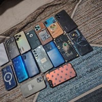 عندي موبايلات ايفون ١١مامفتوح سعره250 هونرx9Pذاكره256 فايف جي  سعرم250...