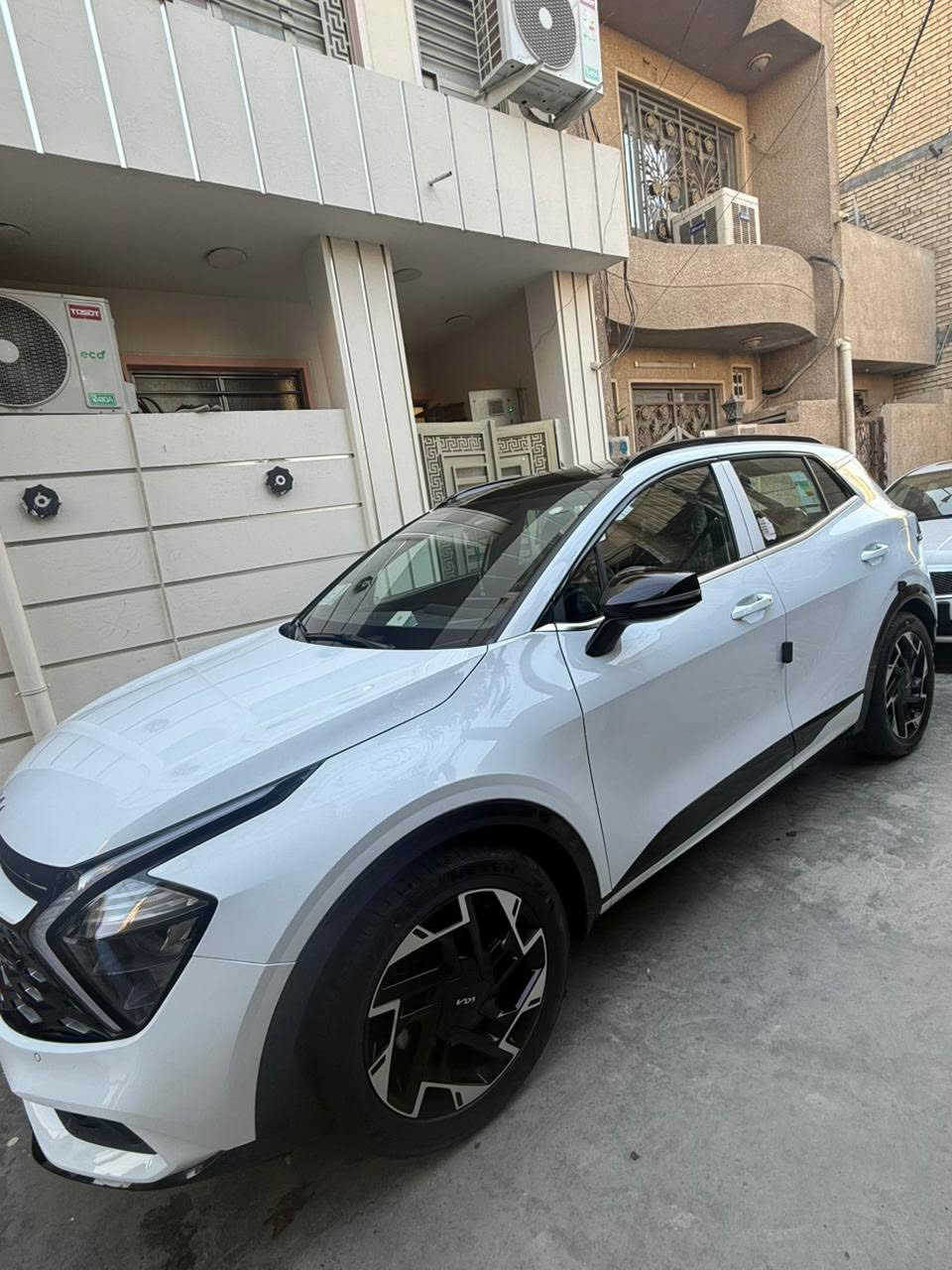 كيا سبورتج GT LINE خليجي
الممشى 12000 بوضع الشركة

* محرك 2000 دوش
* ناقل حركة أوتوماتيكي 6 سرعات 
* جنوط رياضية 19 
* سقف بانوراما
* تشغيل بصمة ودخول ذكي
* شاشة كبيرة تدعم Apple CarPlay و Android Aut
* كاميرا 360° وحساسات أمامية وخلفية
* مقاعد جلد رياضية GT-Line
* تبريد وتدفئة للمقاعد الأمامية + تدفئة ستيرن
* شاحن لاسلكي
* مثبت سرعة ذكي
* نظام المحافظة على المسار
* مراقبة النقطة العمياء
* مصابيح LED أمامية وخلفية
* 6 وسائد هوائية
وبعد هواي مواصفات ال GTLINE 
السعر 25800
للتواصل ***********
