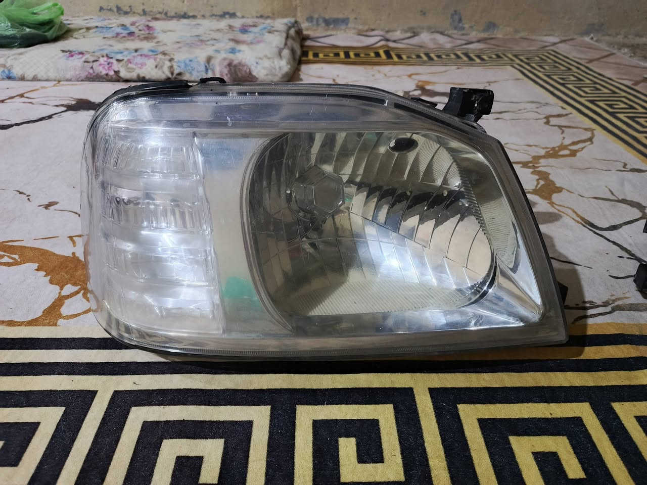 السلام عليكم ورحمه الله وبركاته زوج لايتات نيسان بيكب مع شباك السعر السعر  ٨٥ الف مع المجال اصليات مستعملات مكاني نجف للاستفسار ***********

