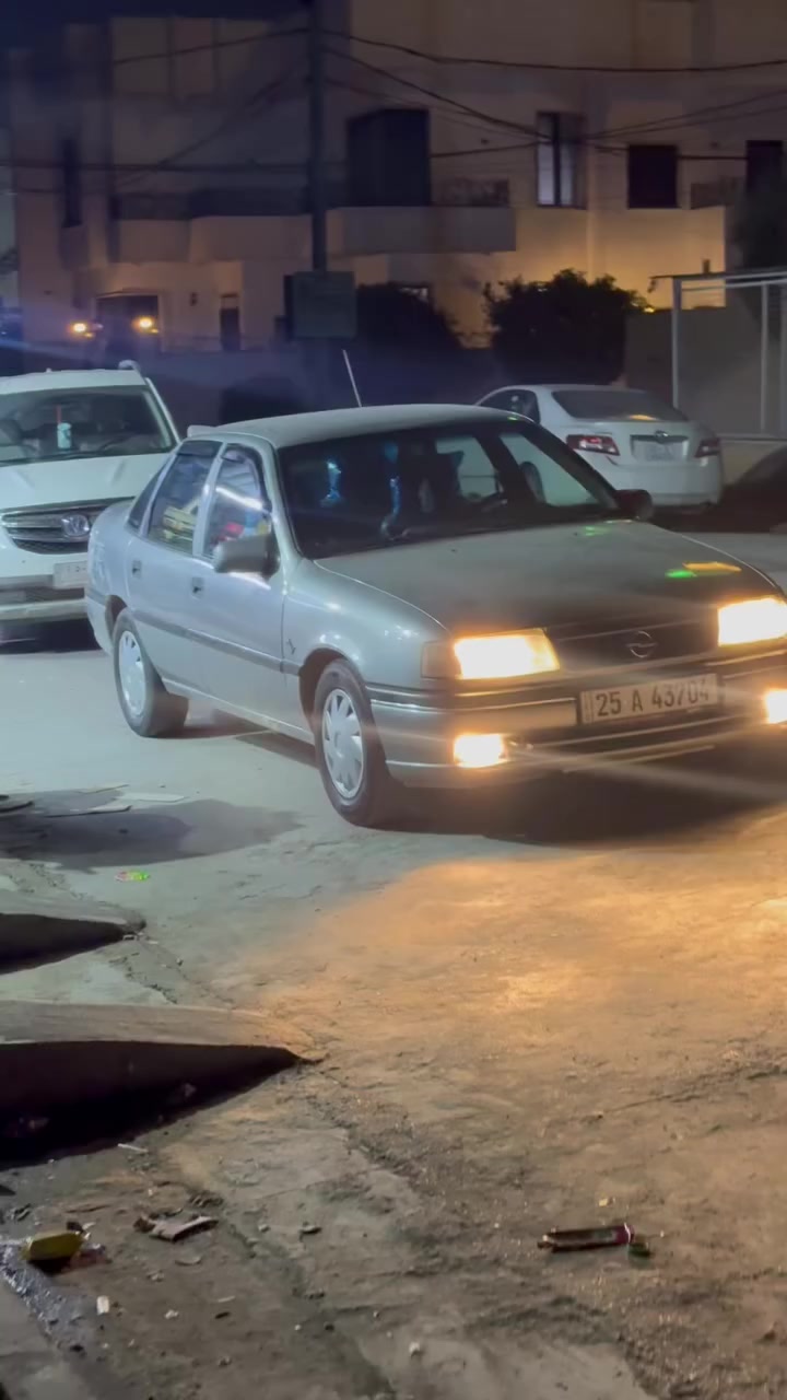 سلام عليكم اوبل فكترا موديل ٩٣
محرك ١٨ 
سياره وكاله مناقصه برغي اضرب سلف وطلع اقل تفاصيل مابيها 
رقم جديد قبل شهرين سويته 
كابون بانزين موجود 
كلشي كامل مكمل 
سعر ٥٠ بي مجال حك جيه 
رقم موبايل***********
