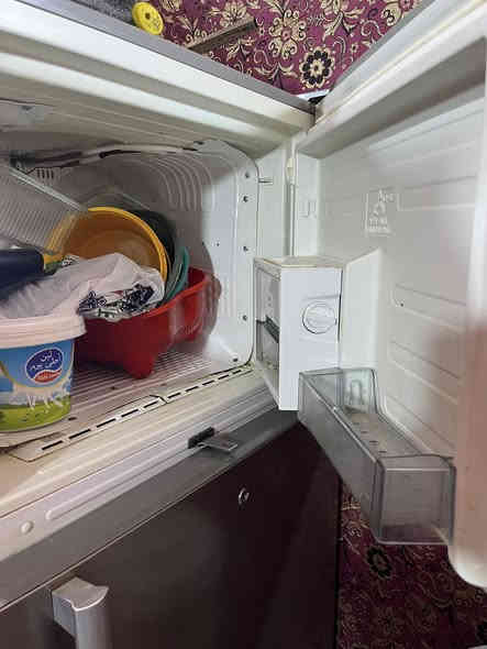 ثلاجة نضيفه كلش بعدهي بل جيس كلشي يشتغل بيهة فقط بيه ليك ***********
