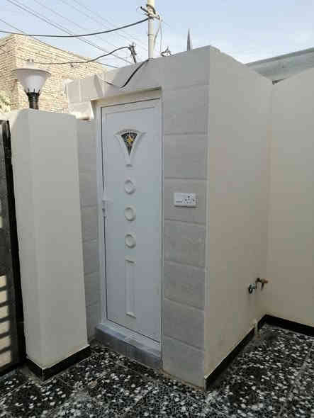 السلام عليكم بيت للبيع طابو صرف اعكادة مساحة ١٣١متر منطقة الأمين الثانية  السدة القديمة يحتوي البيت علا غرفتين نوم وحمامات ٢ اتواليتات ٢ استقبال  مطبخ صالة درج البيت  مدخلين اي استفسار راسلني او اتصال عل رقم ***********
