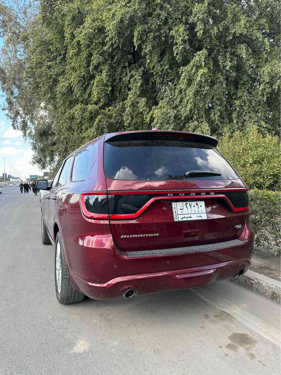 دودج دورانگو RT VIP (2022) ❤️🔥
⭐ فول مواصفات
🚗 ماشيه 45000 ميل

⚙️ المحرك HEMI 5.7 لتر V8
🛋️ كشنات شامو + جلد منفصلة
📱 شاشة كبيرة تدعم كار بلاي وايرلس
🔌 شاحن تلفون ماك سيف وايرلس
🔊 سستم صوت فاخر الباين
🚪 باب خلفي شفط (Power Liftgate)
♨️ تسخين مقاعد أمامي وخلفي + ستيرن
📟 حساسات أمامية وخلفية
🧵 دشبول كاربون فايبر بخيط أحمر دبل
💡 إنارة مخفية داخلية Ambient Light
🗣️ نظام ألكسا Alexa Built-in
⚡ نظام توفير الوقود + سبورت مود
🪞مري جانبيه تحذير مسار و تدفئة
✔️ حالة السيارة: حادث جاملغ فقط بدون إيرباك ومكفولة شواصي والغد 100%
بيها تكحيل اصبع بل باب الخلف الصدر و بيها تكيل بل تكمه اصبع واحد  مال نقل بل حاويه وتكحيل بل جاملغ الامامي 

السعر: 32,000 $ بيها مجال
مكان تواجد السيارة: بغداد
رقم صاحب السيارة: *********** بغداد, العراق
