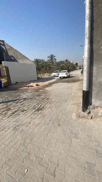 سلام عليكم قطعه ارض للبيع مساحه ١٤٠ متر البصره السنيديه غريبه ع مركز مدينه  
كافت خدمات متوفرا 
الواجه ٦ متر 
النزال ٢٤ متر 
السعر ٤٥ وبيها مجال 
استفسار اكثر ***********
