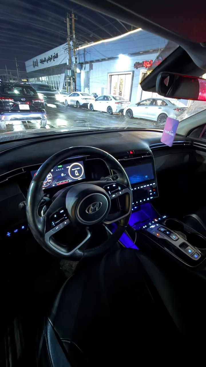 توسان2024
اعلى فئه بالتوسان سياره تتقدم وترجع بالبصمه 
السياره خمس كامرات + حساسات ٣٦٠
رادارت ٣٦٠
مكينه ٢٥٠٠
كير دكم
بانوراما 
السياره ماشيه ٤٠ الف كيلو
صور الحادث مرفقه 
رقم ***********
