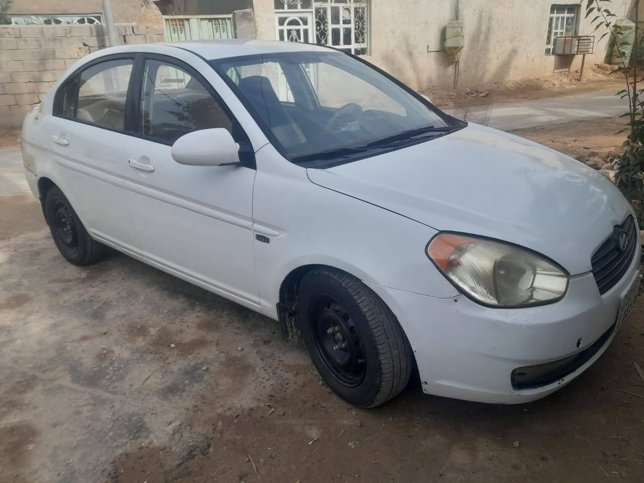 اكسنت ٢٠١١ خليجي مكينه ١٦٠٠ سنويه جديده ورقم جديد وهزه جديده ضربتها مثل ما موضح ب الصور تبريد شغال مكينه وكير نضيفات تخم تاير ستوني شاده 
السعر ٧٤ مجال قليل 
ما متواجد فيس ***********
