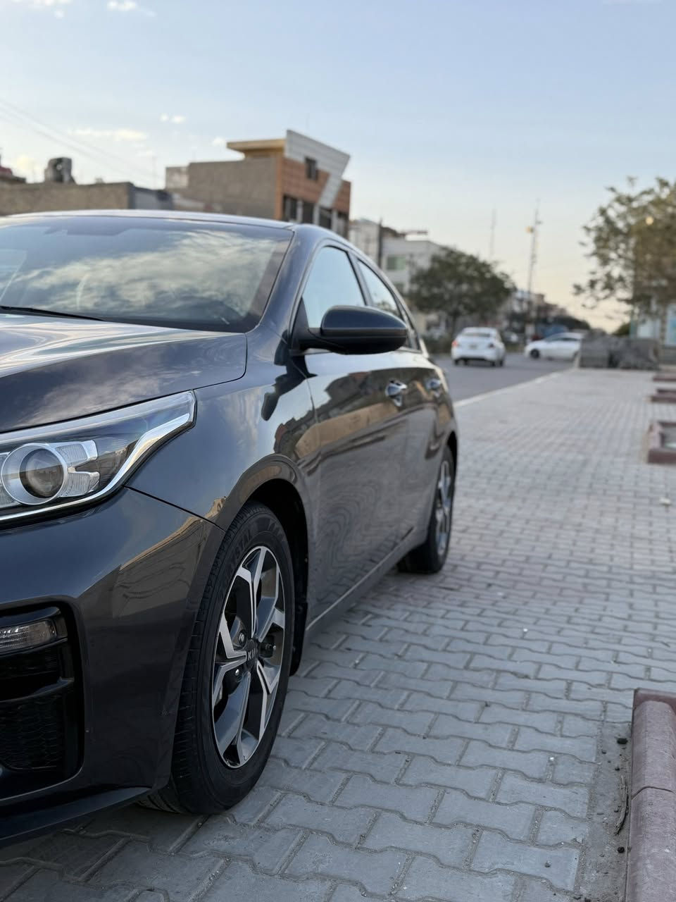 فورتي ٢٠٢١ وارد امريكي حادثها بنيد  سياره حلوه ماشيه ٤٤ مواصفاتها معروفه عده البصمه والفتحه دبل سويج سياره ليبل واحد رايده  ١٣٢ وبيها مجال بسيط مكاني بغداد الحرية رقمي ***********
