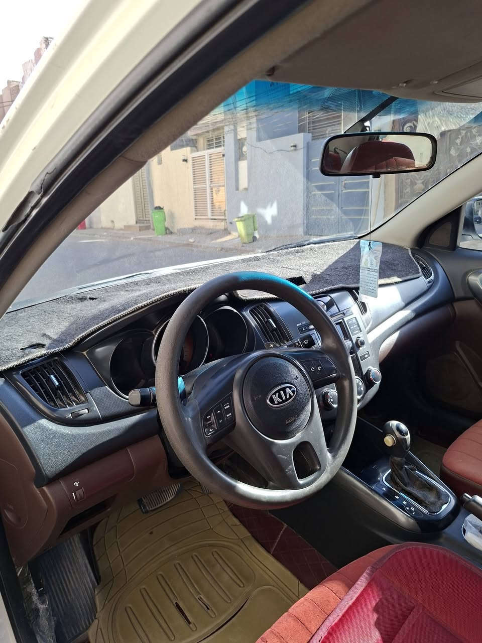 السلام عليكم سيراتو 2013 فول مكفوله وكاله مضمونه خمسه ويل كب تحكم ستيرن فتحه مري شفط السعر 115 وبيها مجال للاستفسار الاتصال ***********
