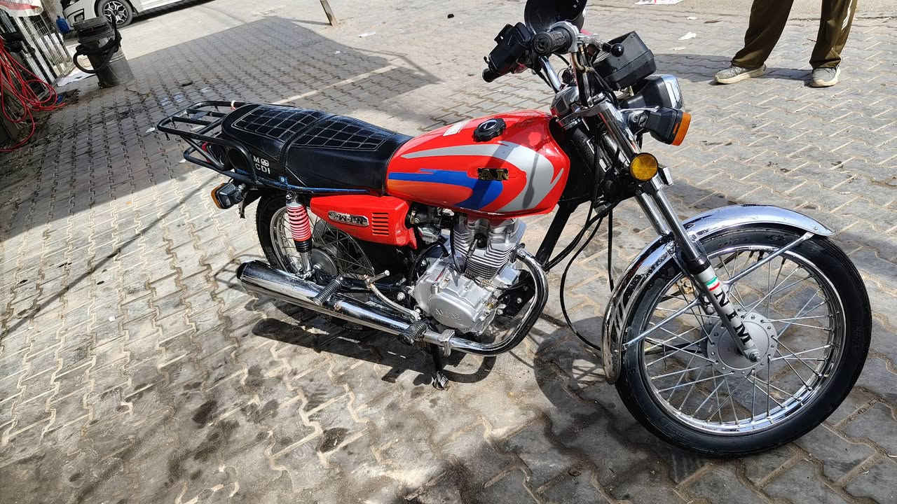 السلام عليكم شباب اربعه كير 25جديده كلوك اوراق سكنر البيع السعر650وبيه مجال***********
